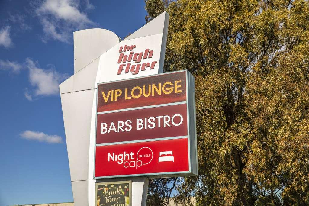 Nightcap At High Flyer Hotel Bankstown Dış mekan fotoğraf